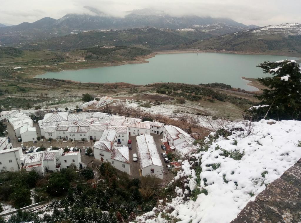 Tugasa Arco De La Villa Zahara De La Sierra Esterno foto