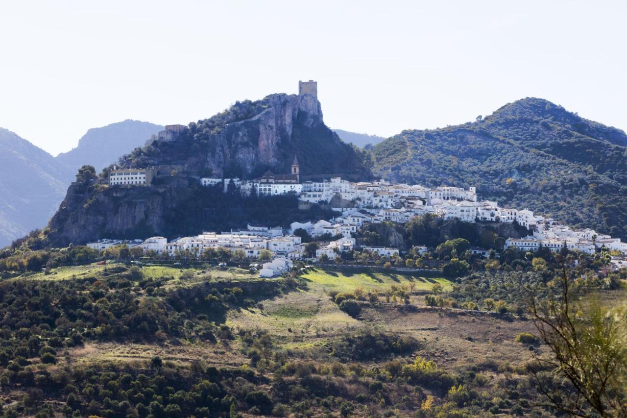 Tugasa Arco De La Villa Zahara De La Sierra Esterno foto